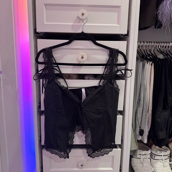 URBAN OUTFITTERS Out From Under Dolce Verano Corset Lace Embroidered Cami Top - Picture 3 of 9